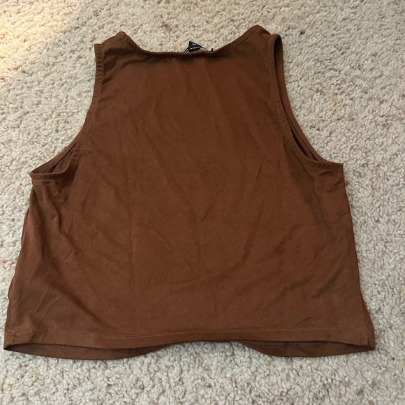 brown crop top no sleeves - Picture 2 of 2